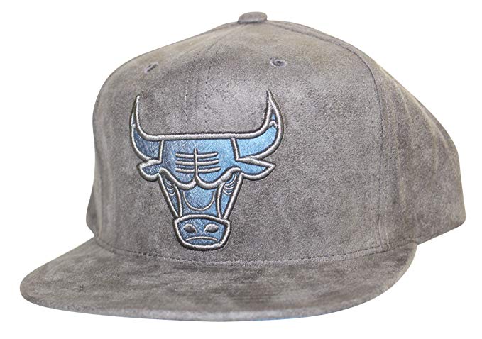 Mitchell & Ness Men's NBA Chicago Bulls Logo Faux Suede Snapback Hat